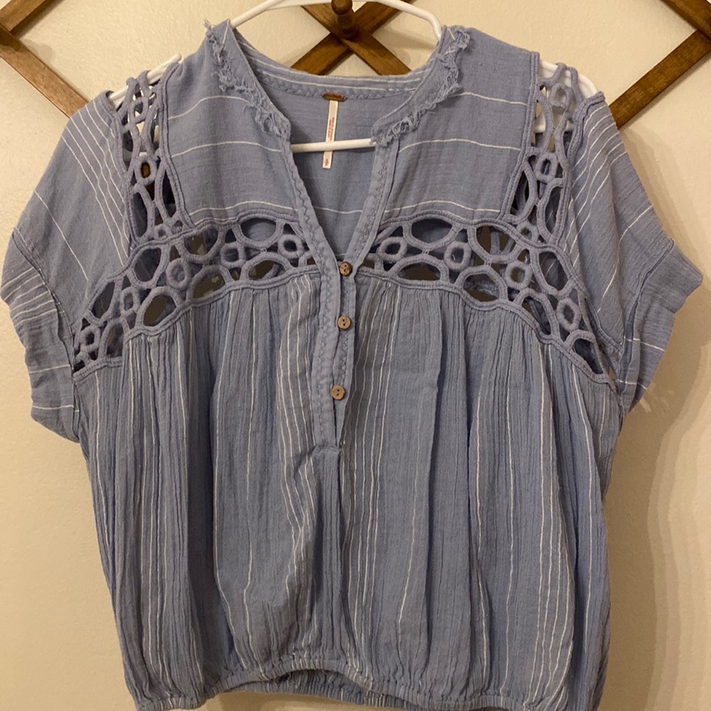 Freepeople blue cropped shirt